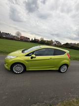 Ford Fiesta 1,25 60kW Titanium Titanium - Ford Fiesta: Grün