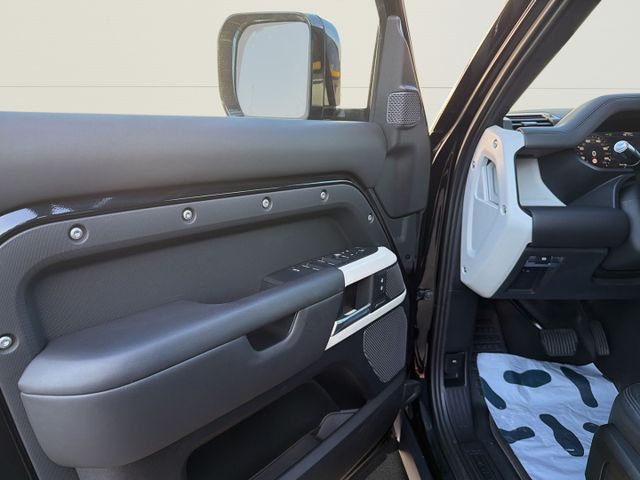 Land Rover Defender 110 D200 3.0 HSE+7-Sitzer+Seilwinde+Luf