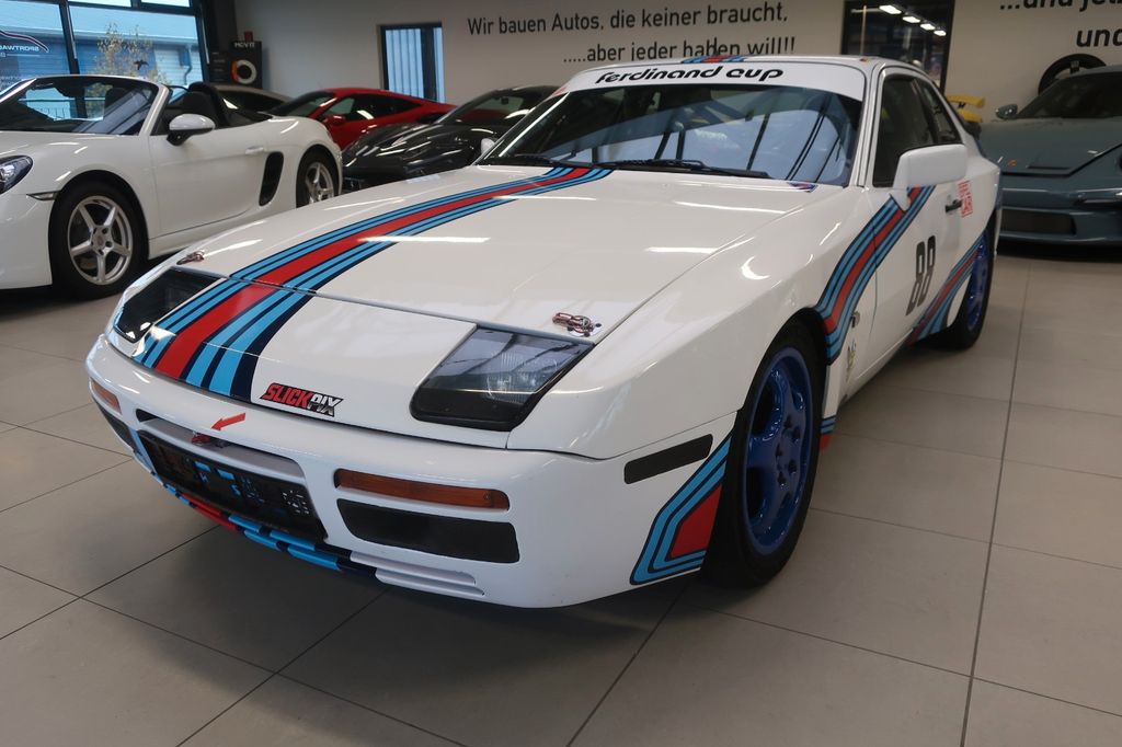 Porsche 944