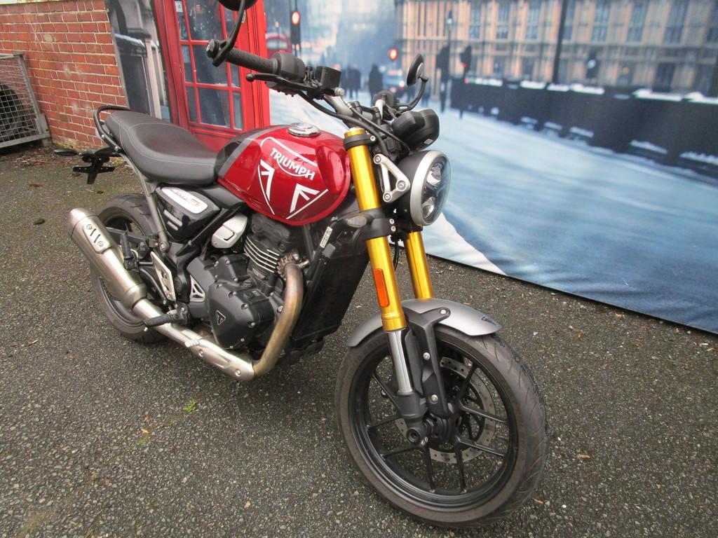 Triumph Speed 400 1 Hand Garantie bis 04/28