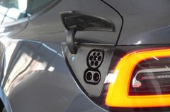 Fahrzeugabbildung Tesla Model 3 PERFORMANCE DUAL-MOTOR NAVI/LED/KAMERA