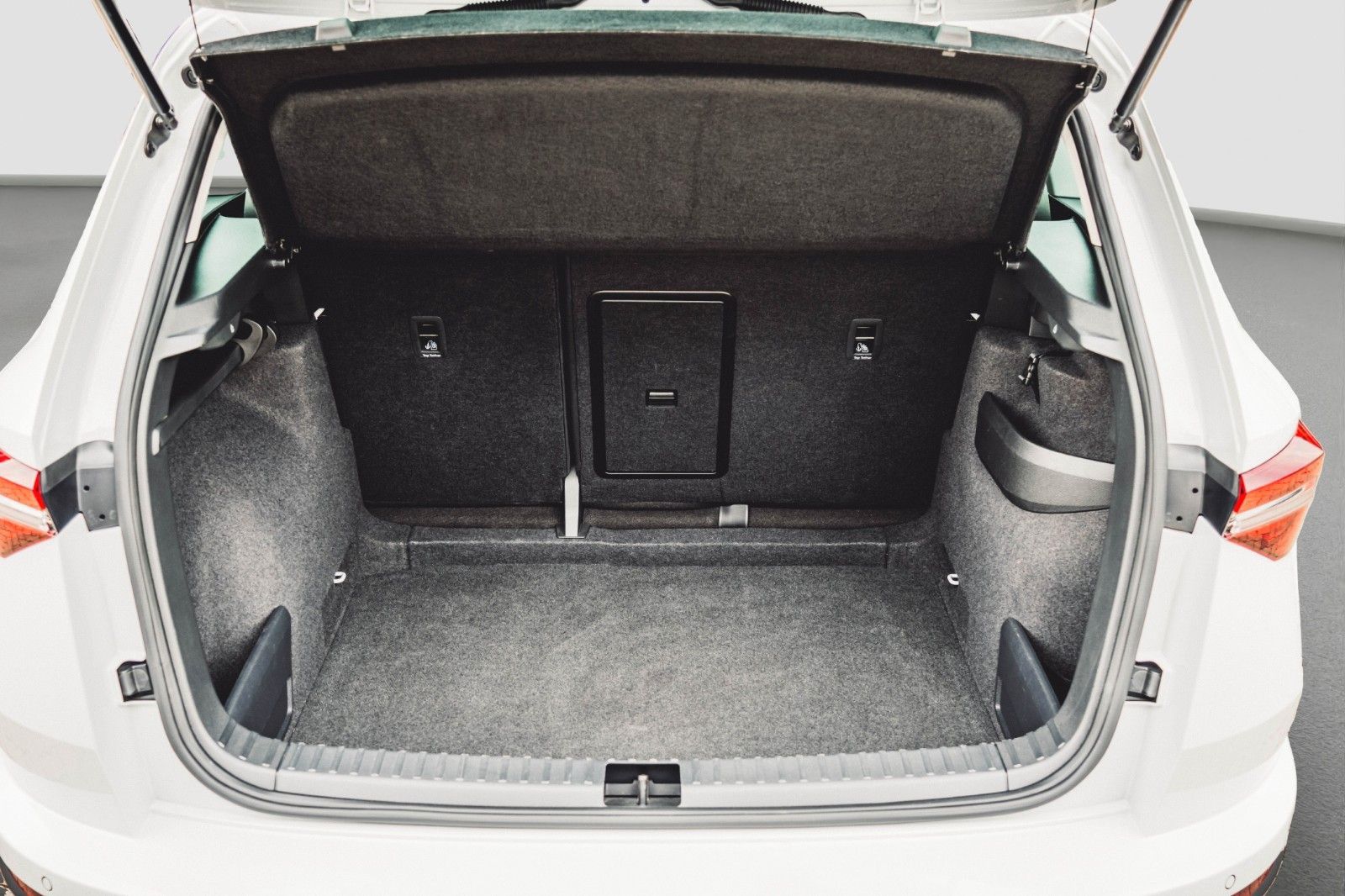 Fahrzeugabbildung SKODA Karoq 1.5 TSI*DAB*PDC*Kamera*ViCo*Garantie*u.v.m