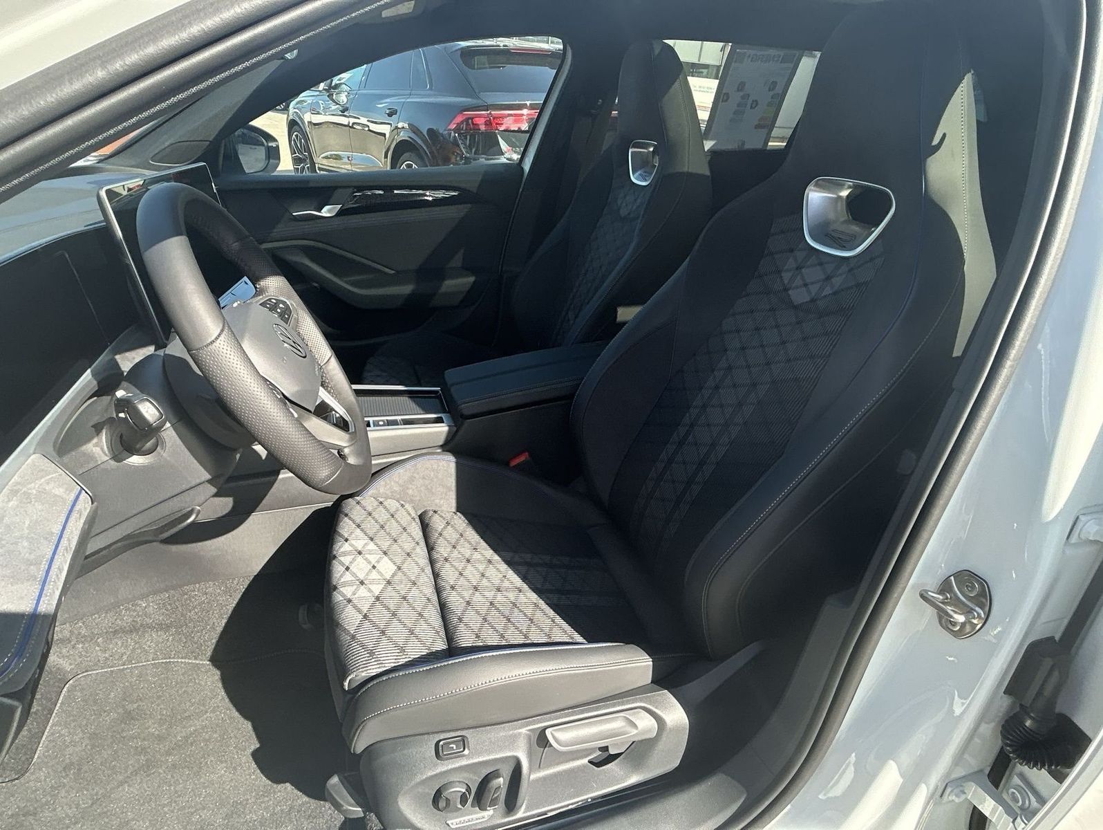 Volkswagen Passat - Bild 16
