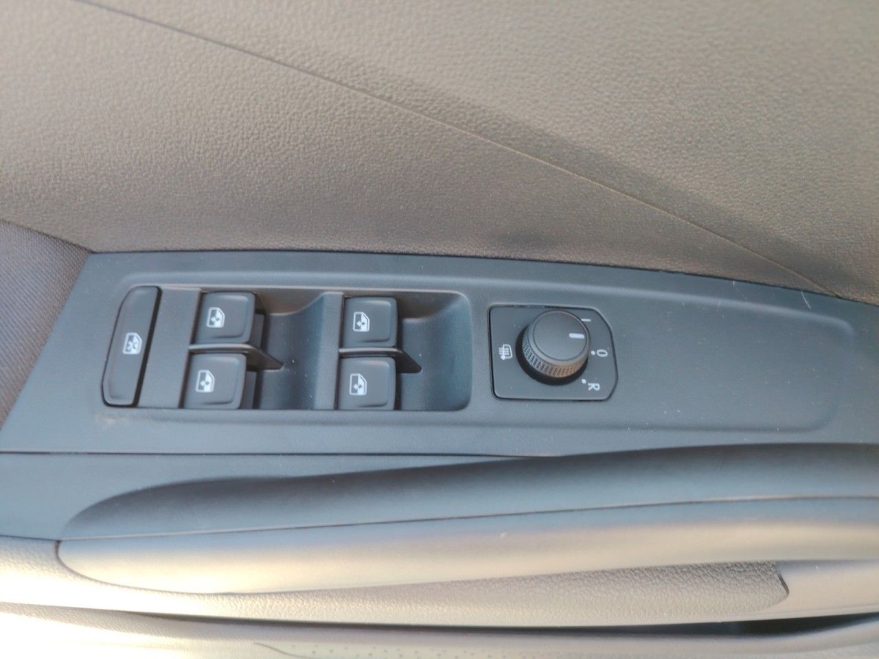 Fahrzeugabbildung SKODA Fabia 1.0 MPI Kamera,LED,Smart-Link