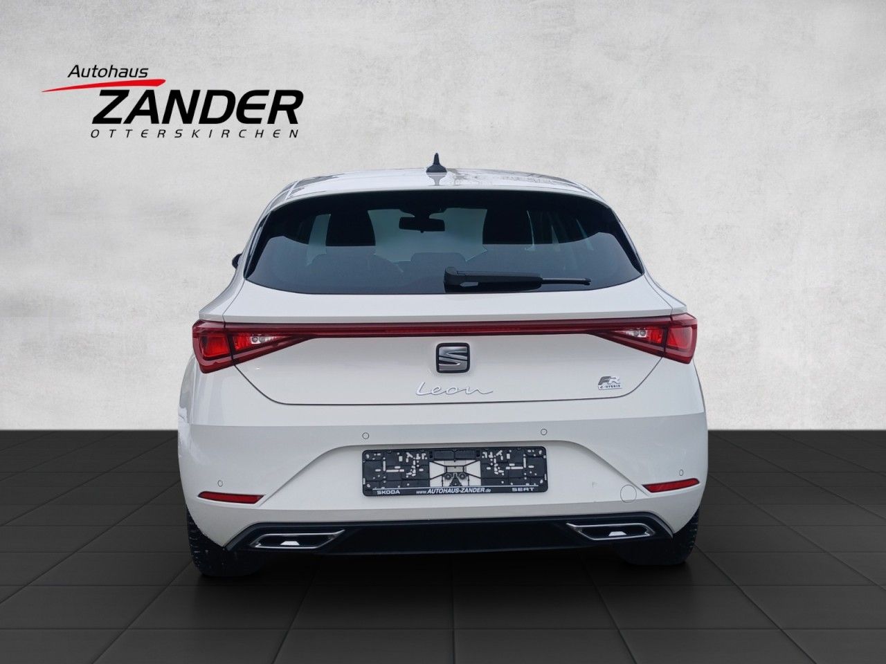 Fahrzeugabbildung SEAT Leon FR e-Hybrid Im Kundenauftrag! 8fach bereift