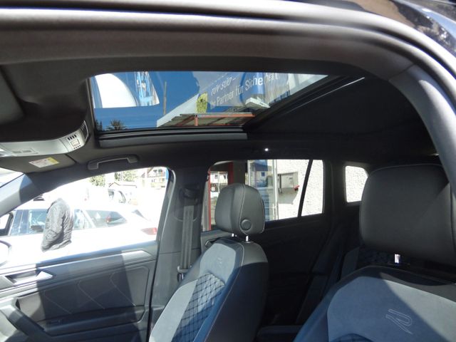 Fahrzeugabbildung Volkswagen Tiguan R-Line 4Motion/Pano/HUD/Matrix/StH/AHK/Ka