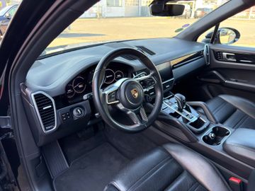 Porsche Cayenne - 10