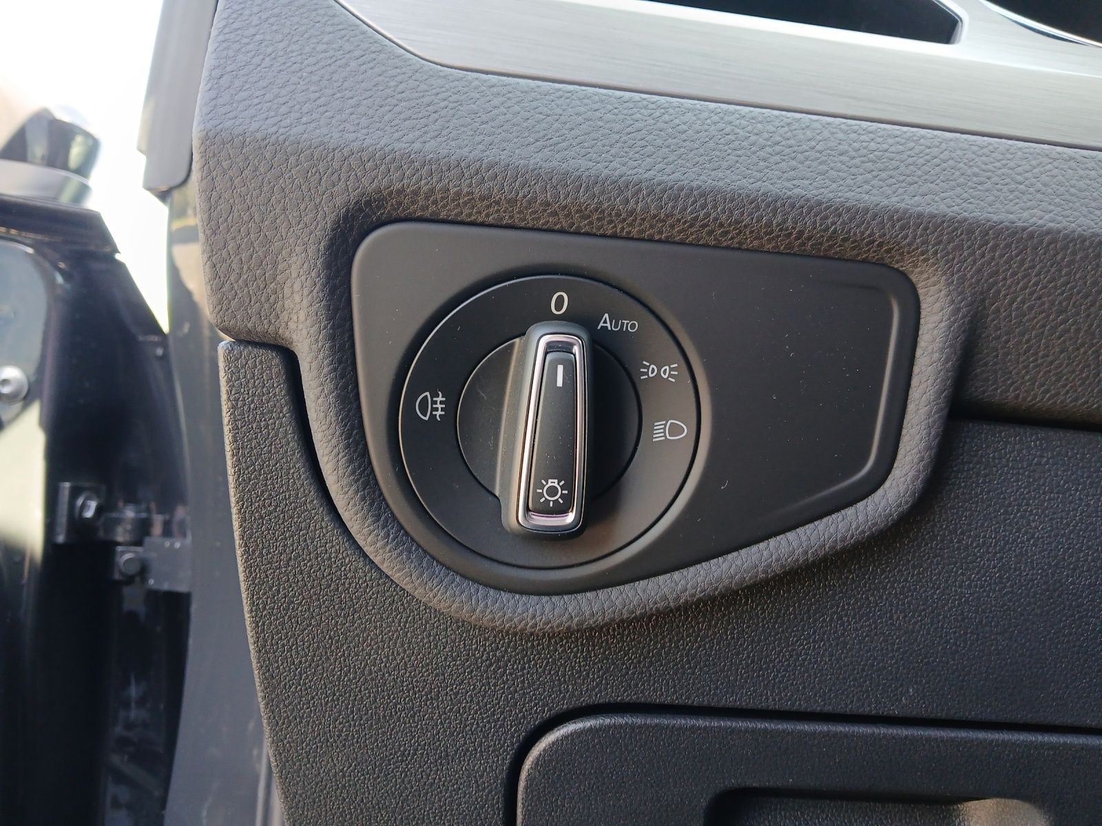 Fahrzeugabbildung Volkswagen Touran TDI Comfortline LED PDC SH LM