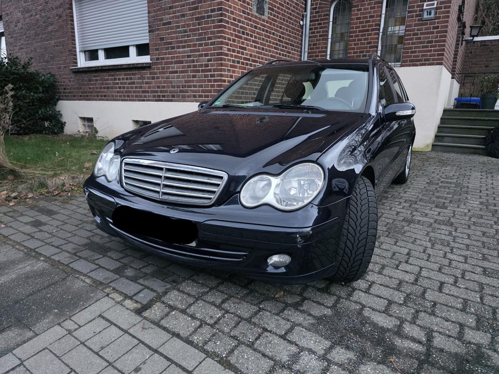 Mercedes-Benz 200 2005 — rear view