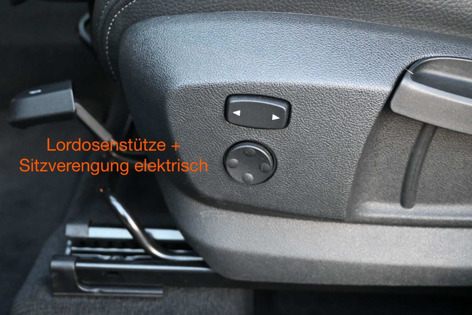 Fahrzeugabbildung BMW X1 xDr. 18d Sport Line °AHK°LEDER°HEAD-UP°KAMERA