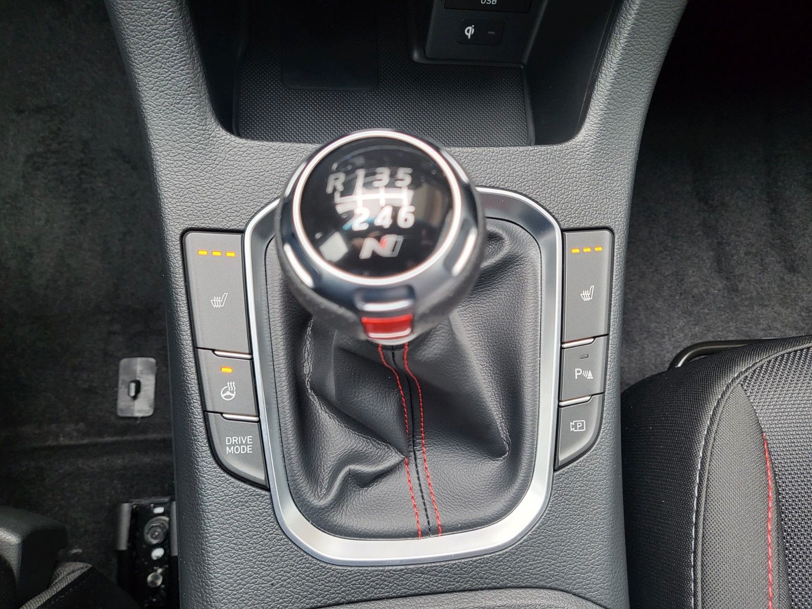 Fahrzeugabbildung Hyundai i30 1.5 T-GDI M/T (48V) N-LINE NAVI ASSI PANO