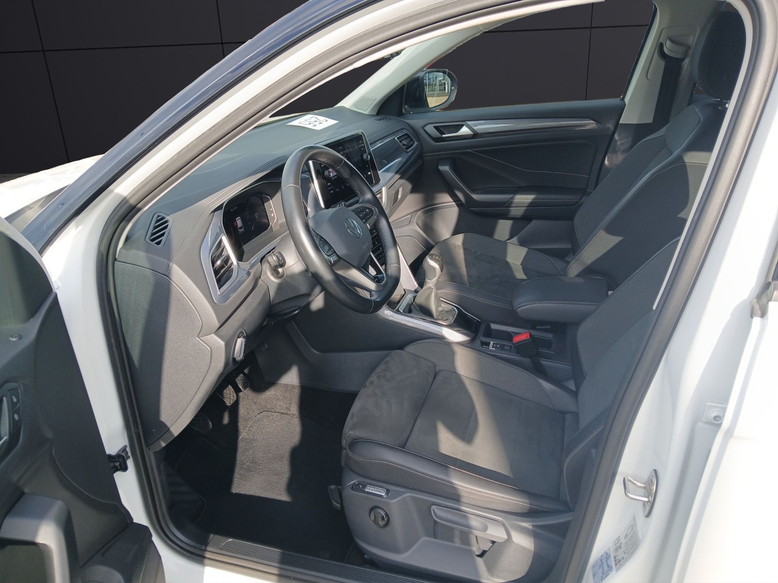Fahrzeugabbildung Volkswagen T-Roc TDI StyleAHK AID ACC RFK SH LM