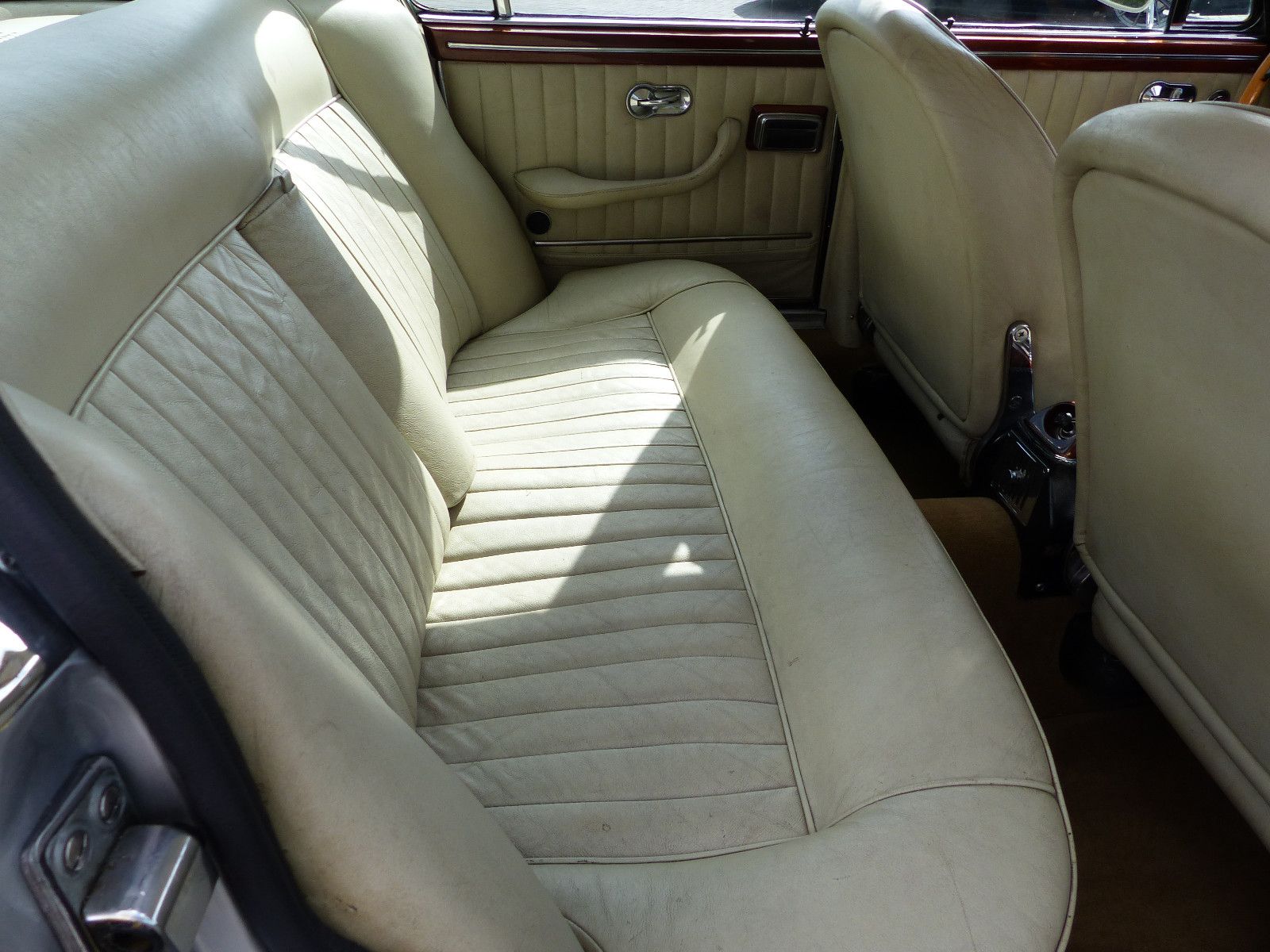 Fahrzeugabbildung Maserati Quattroporte 4200