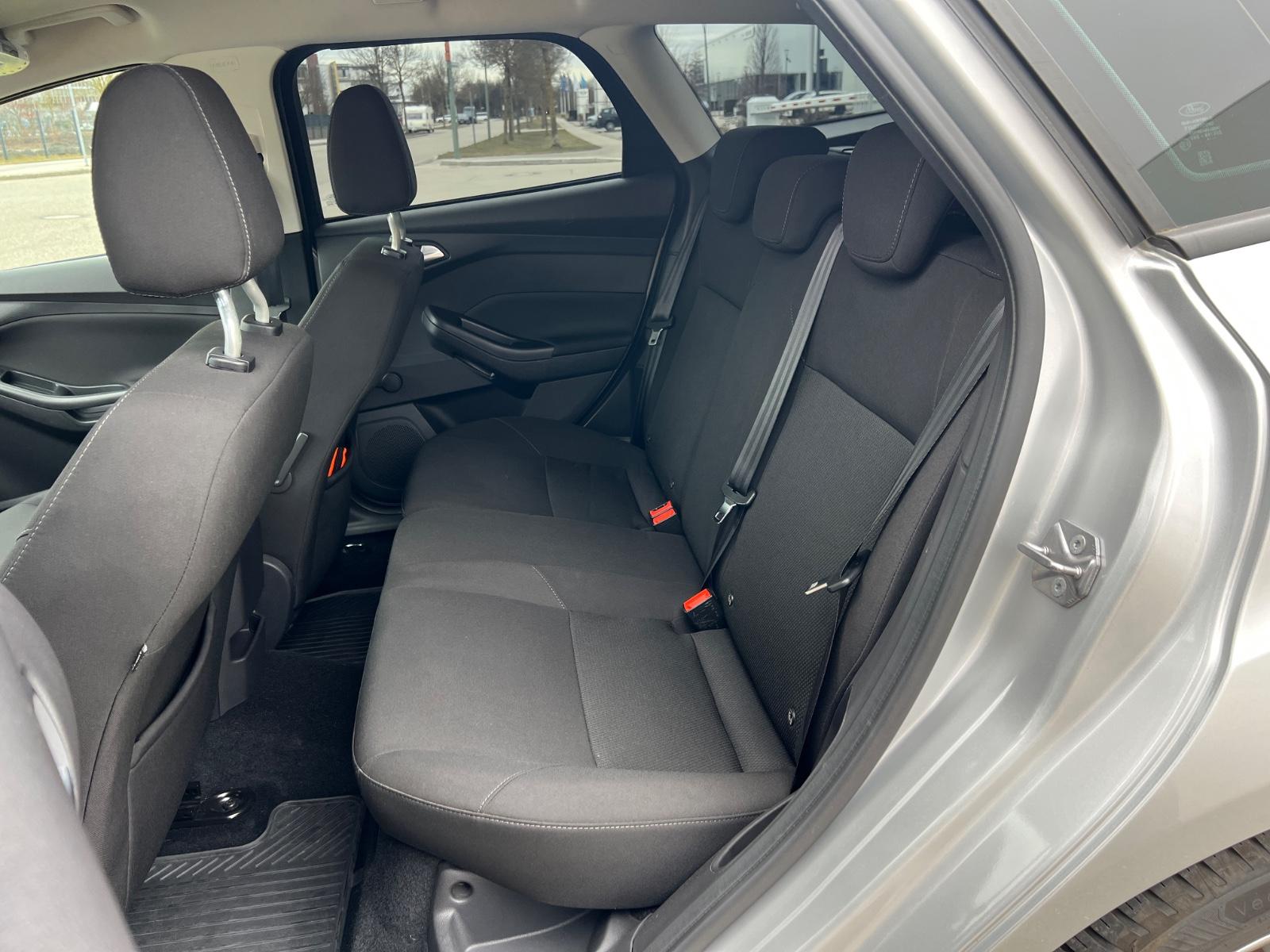 Ford Focus 2015 — photo 8