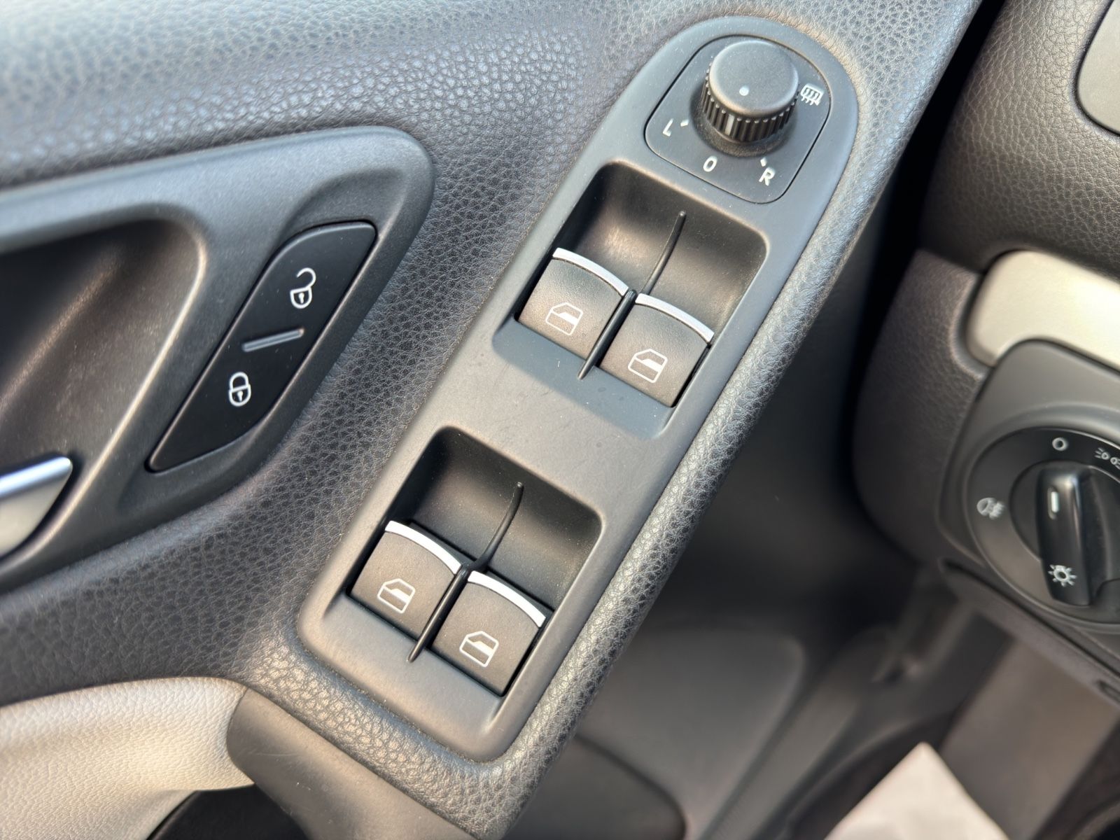 Fahrzeugabbildung Volkswagen Golf VI Cabriolet /Klima./Sitzhz./Leder/Navi/PDC