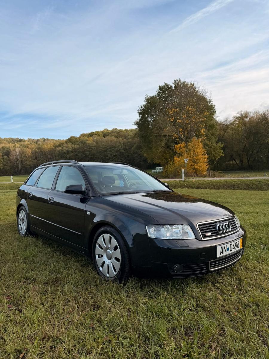 Audi A4 2004 — rear view