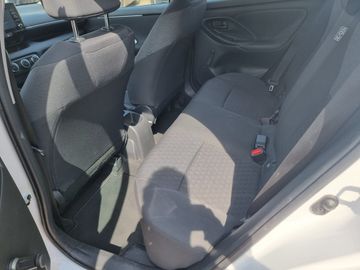 Toyota Yaris - 12