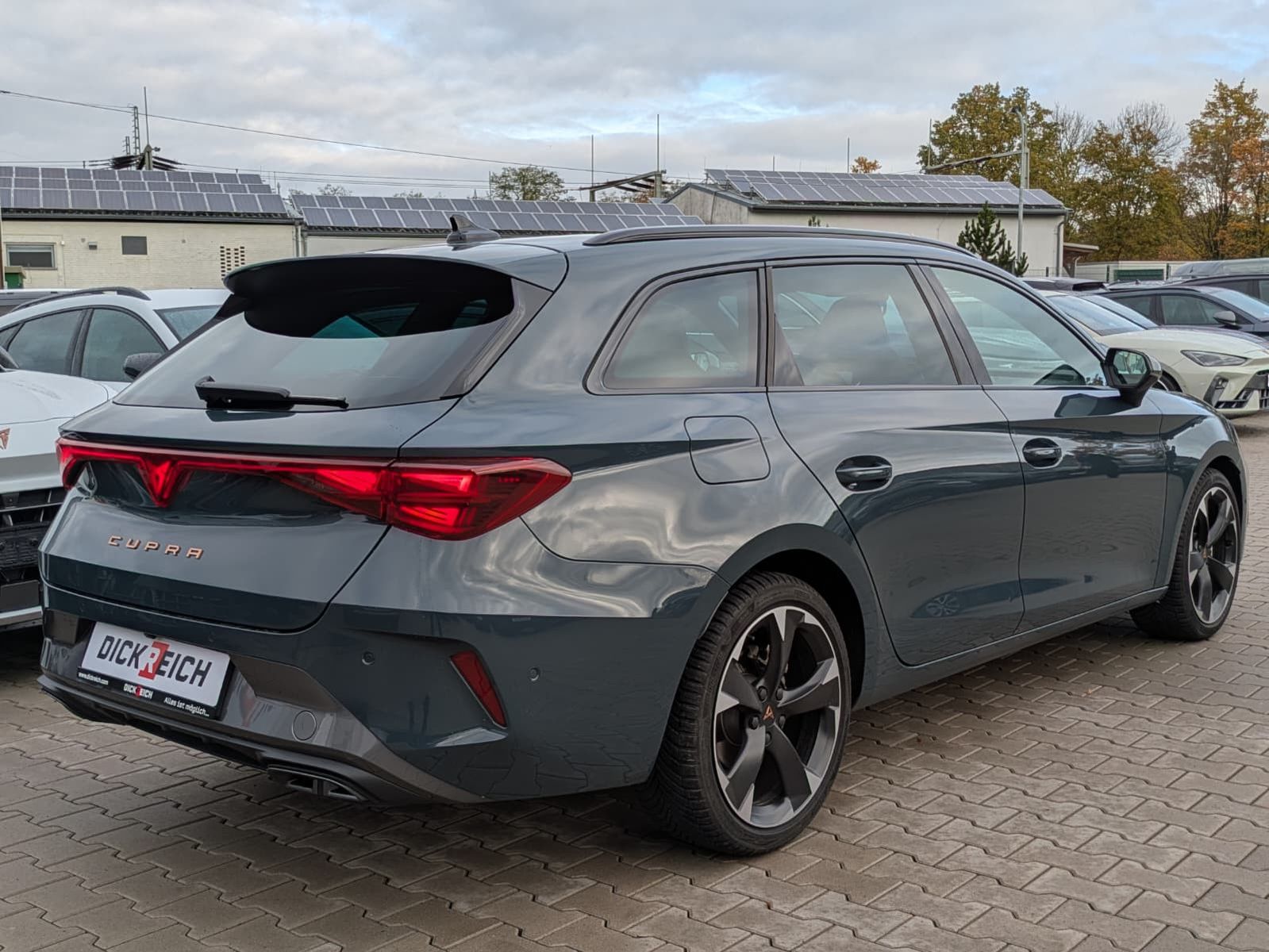 Fahrzeugabbildung CUPRA Leon 1.5 eTSI EDGE MATRIX*ACC*KAM*18"5JGARANTIE