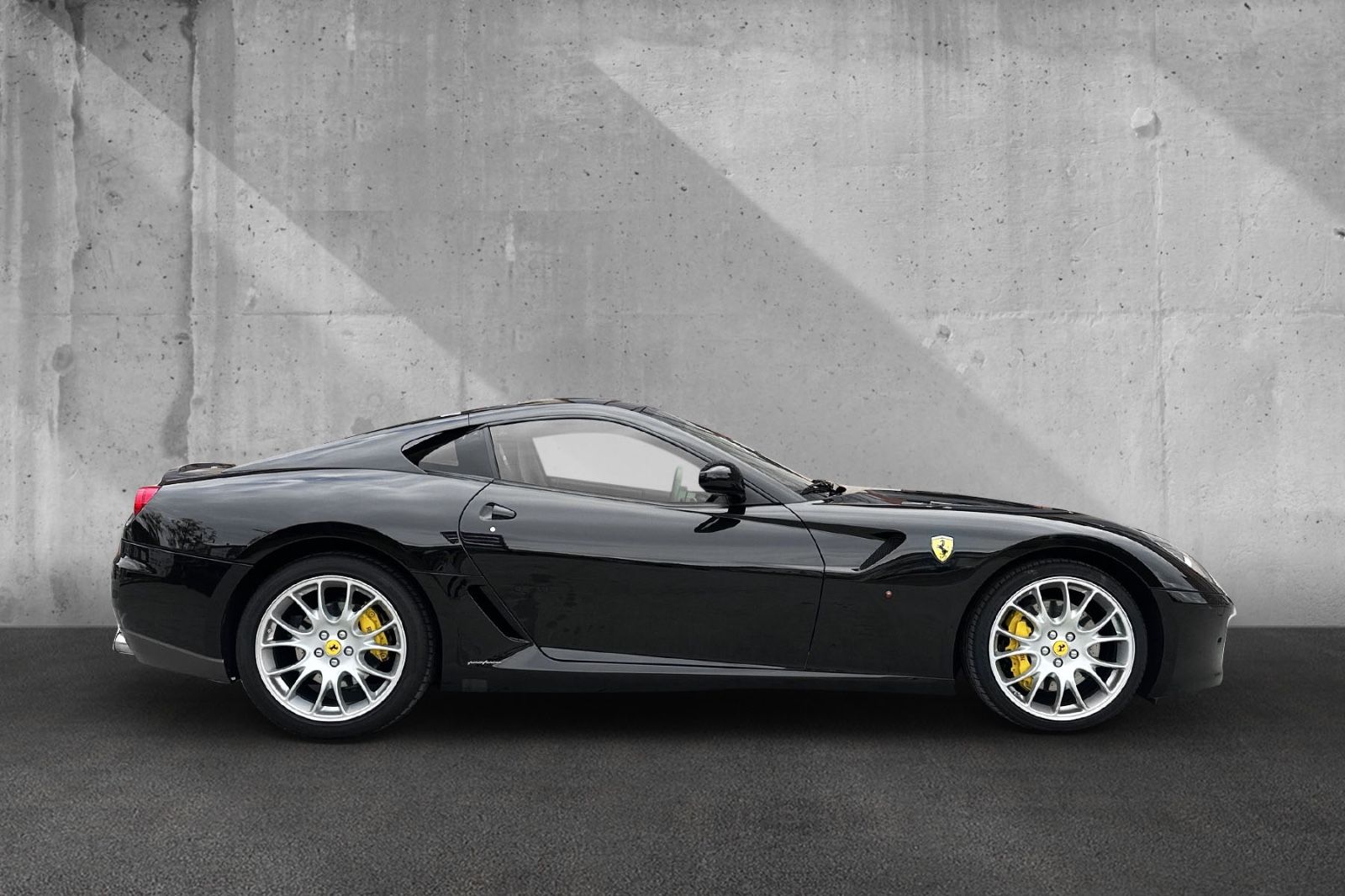 Fahrzeugabbildung Ferrari 599 GTB F1*Challenge Felgen*Embleme