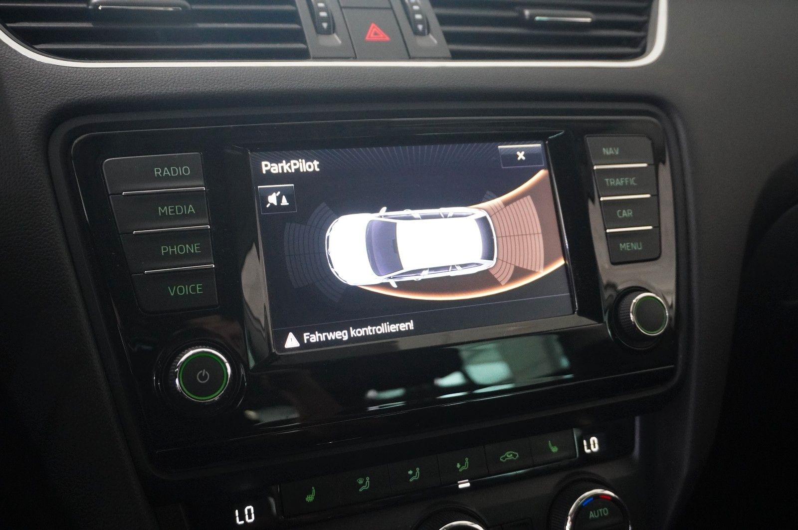 Fahrzeugabbildung SKODA Octavia Combi 1.8 TSI STYLE DSG NAVI/LED/SHZ/DAB