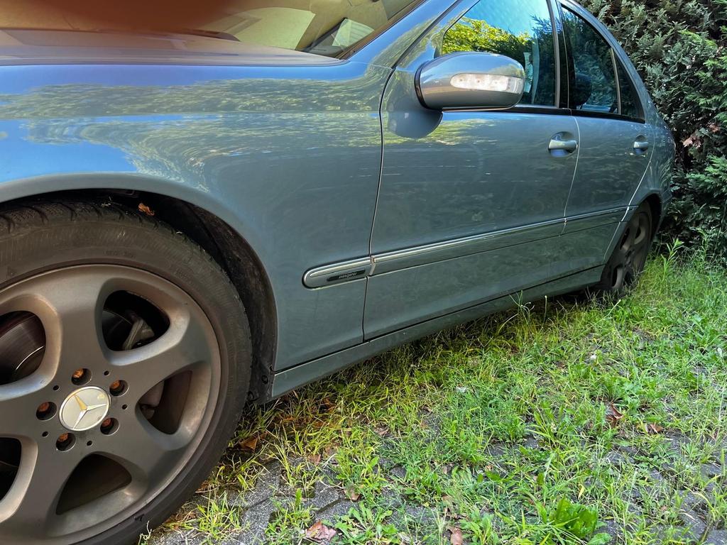 Mercedes-Benz E 200
