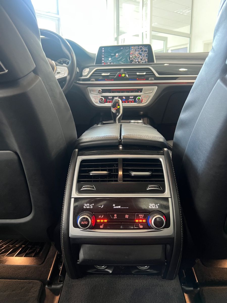 Fahrzeugabbildung BMW 740 d xDrive * SITZBELÜFTUNG*MASSAGE*360 KAMERA*