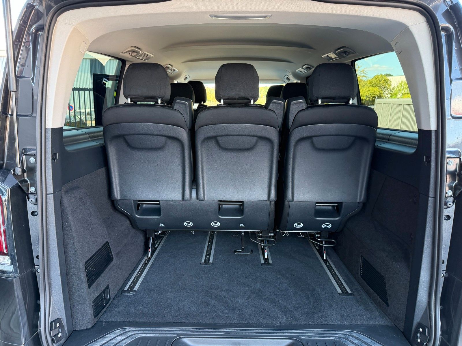 Fahrzeugabbildung Mercedes-Benz Vito 116 CDI 9G Tourer AHK2,5to LED