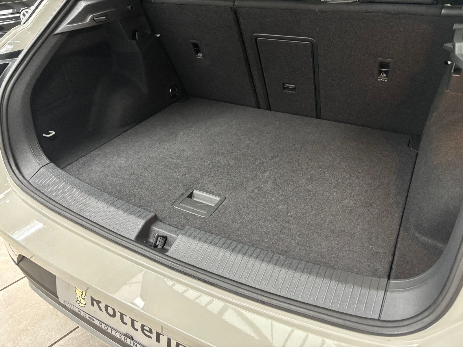 Fahrzeugabbildung Volkswagen T-Roc Move 1.0 TSI LED+SHZ+APP