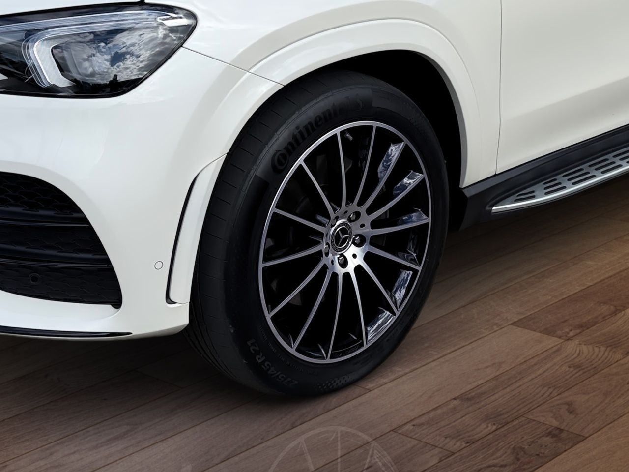 Fahrzeugabbildung Mercedes-Benz GLE 450 4M AMG+AHK+LUFTFAHRW+HEADUP+NIGHT+360+++