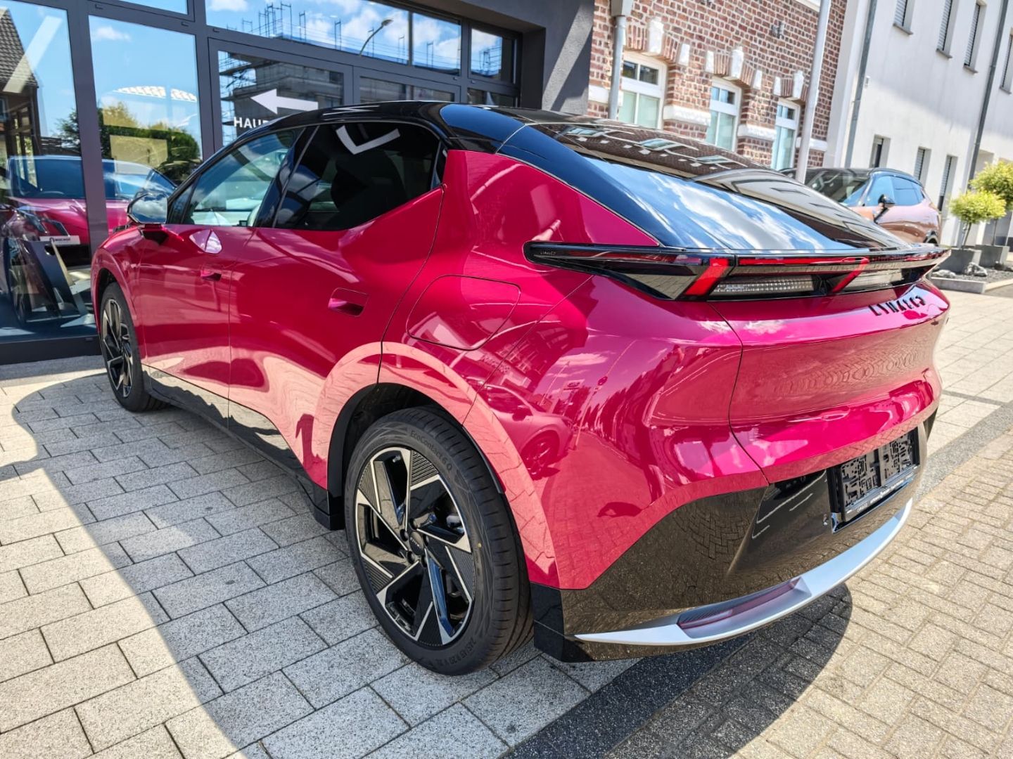 Lynk & Co 02