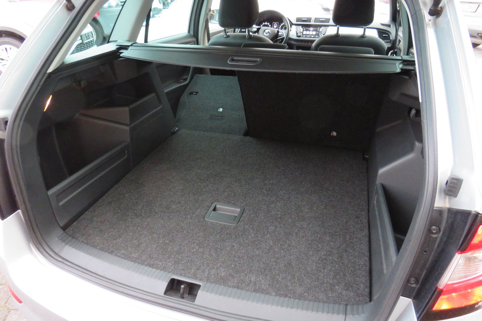 Fahrzeugabbildung SKODA Fabia Combi Ambition SITZH. GJ GRA PDC APP 1.H