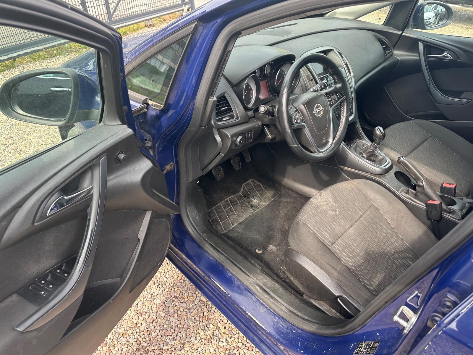 Opel Astra 2015 — photo 7