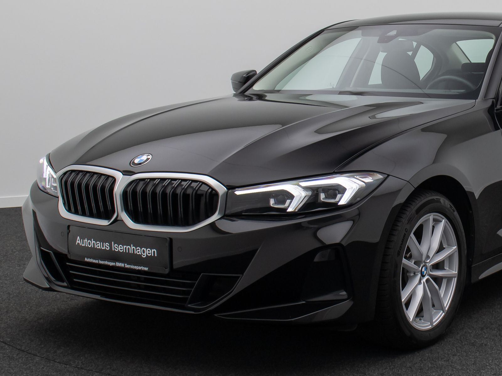 Fahrzeugabbildung BMW 318i DAB PDC Widscreen Geschwindigkeitsreg LED
