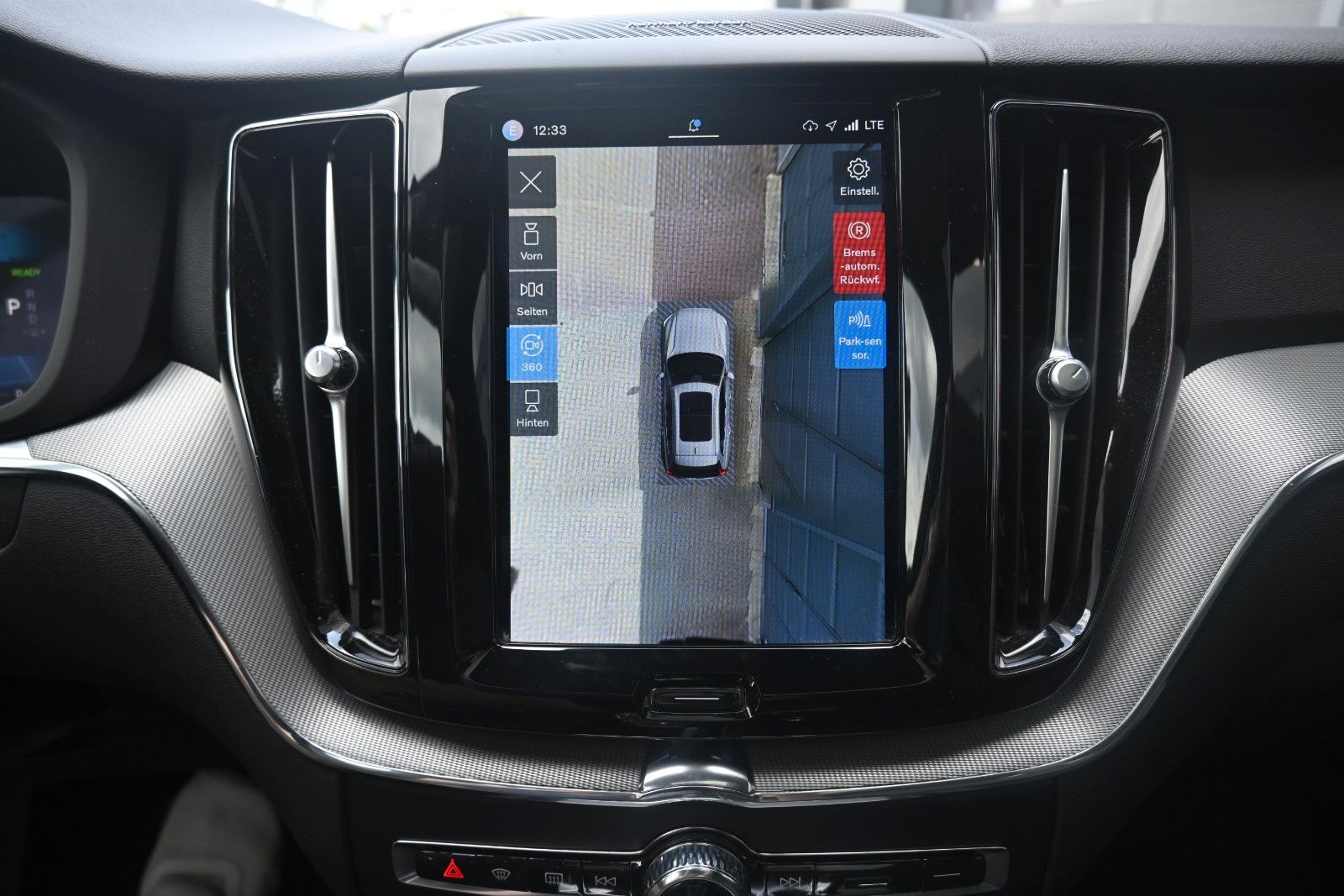 Fahrzeugabbildung Volvo XC60 T6 AWD Recharge Plus Dark*360°*ACC*AHK