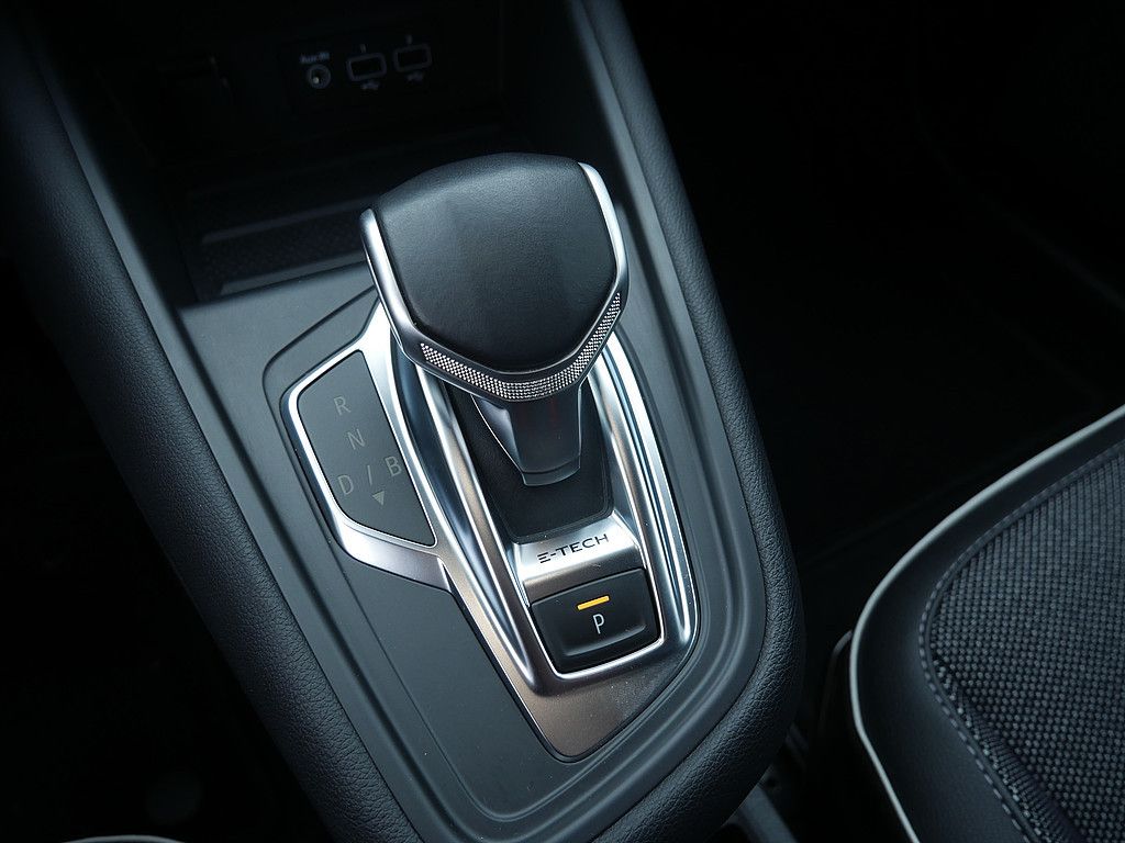 Fahrzeugabbildung Renault Captur Intens E-Tech Plug-In 160 KAMERA NAVI LED