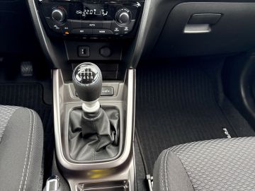 Bild 15 Suzuki Vitara Comfort 1.4 Mild Hybrid Navi LED Apple Ca