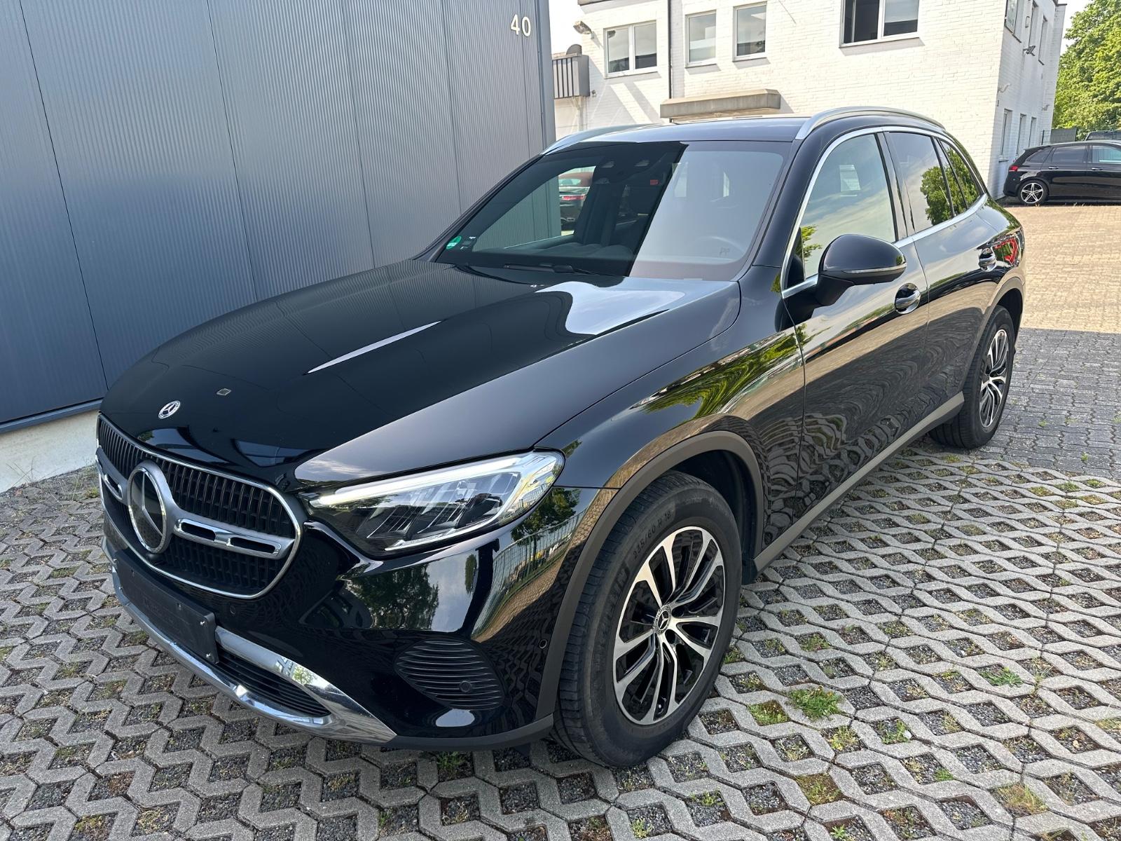 Mercedes-Benz GLC 220 d  4M Avantgarde Distronic+ AHK Kamera