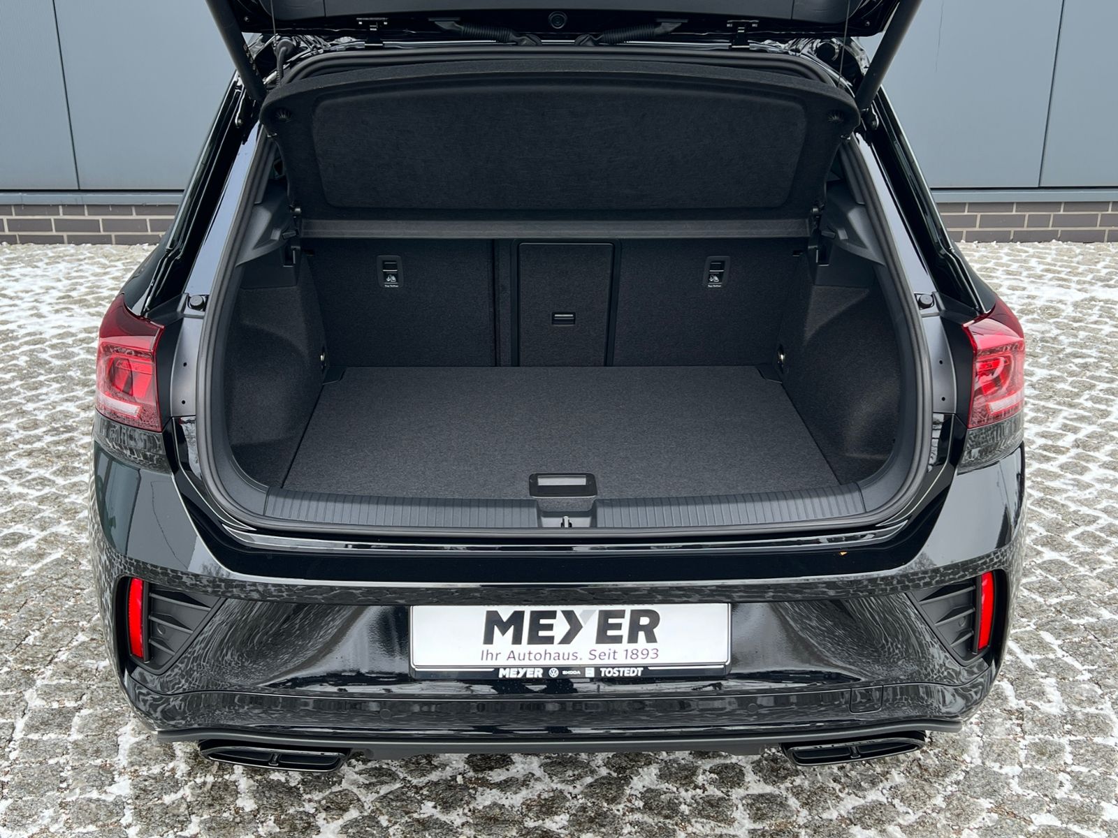 Fahrzeugabbildung Volkswagen T-Roc R-Line 1.5 TSI DSG *Black Style, AHK, Pano