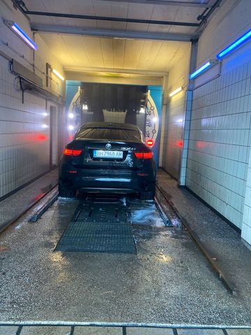 BMW Verkaufe oder tauschen BMW x6 e71 35d rech...