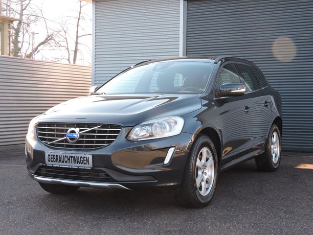 Volvo XC60 D3 Momentum Geartronic Pano Navi PDC