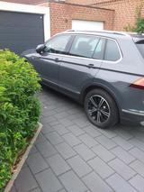Volkswagen VW Tiguans Eleganc mit Anhängerkupplungi - Volkswagen Tiguan: Anhängerkupplung