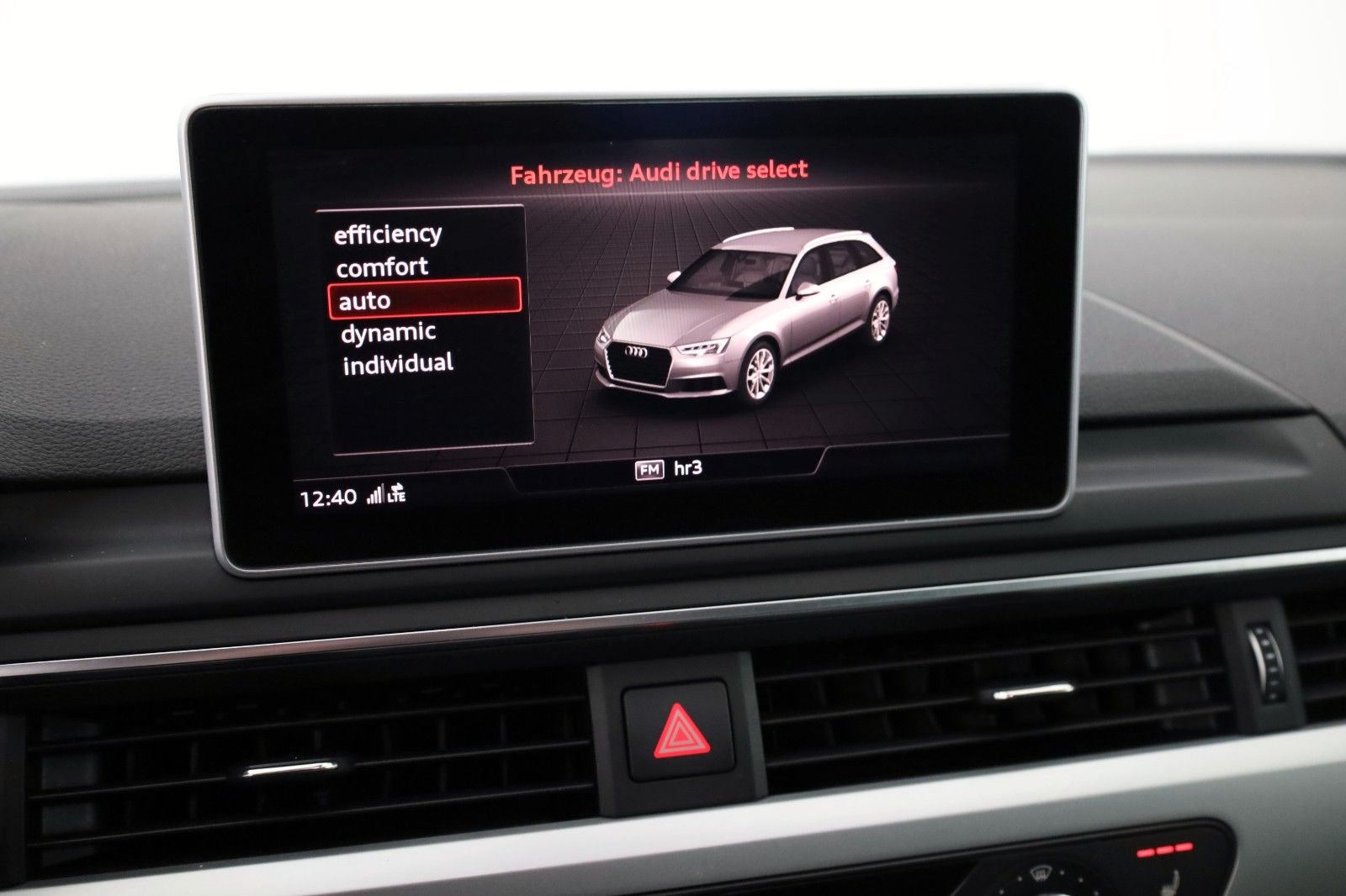 Fahrzeugabbildung Audi A4 Avant Navi,Xenon,SH,PDC