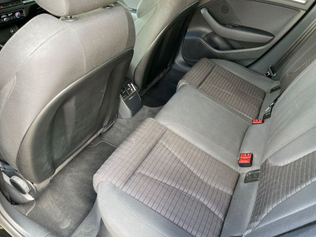 Fahrzeugabbildung Audi A3 1.6 TDI Sportback 30 sport Xenon, Navi, Sitzh