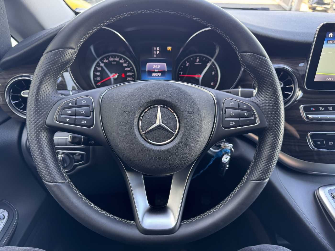 Fahrzeugabbildung Mercedes-Benz V 300 d AVA Extralang AIRMATIC Standheiz 360Kam