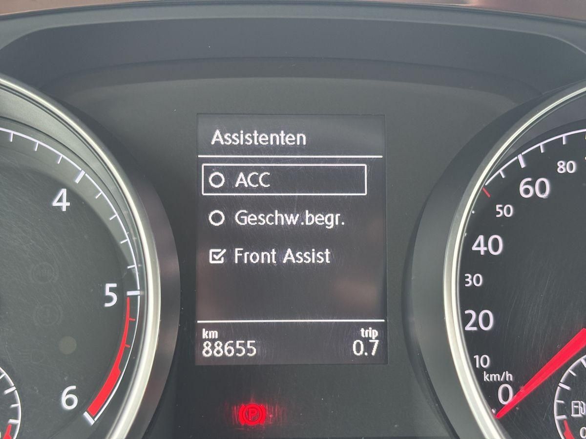 Touran Comfortline DSG PDC v+h KLIMAAUTO LED