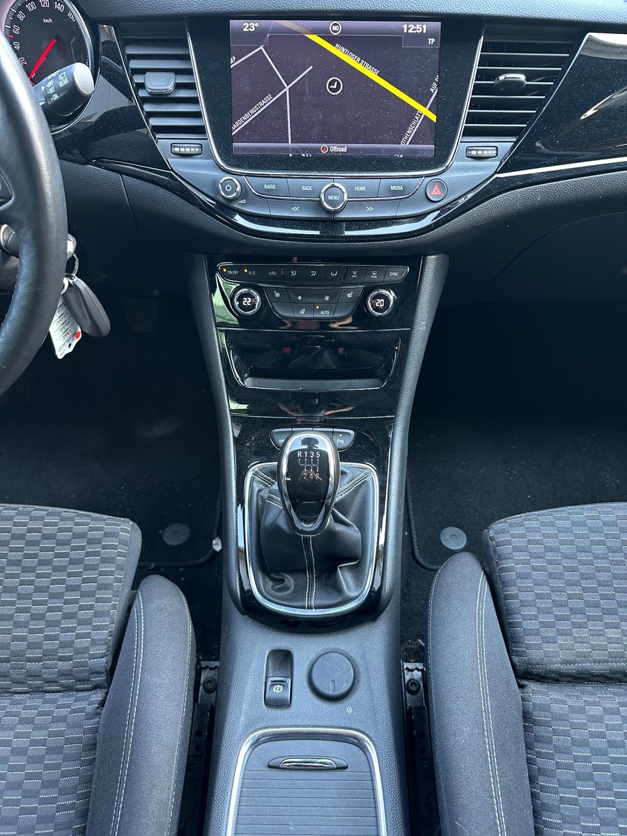 Fahrzeugabbildung Opel Astra 1.4 Turbo NAV+KAM+SHZ+PDC+KLIMA+TEMPOMAT