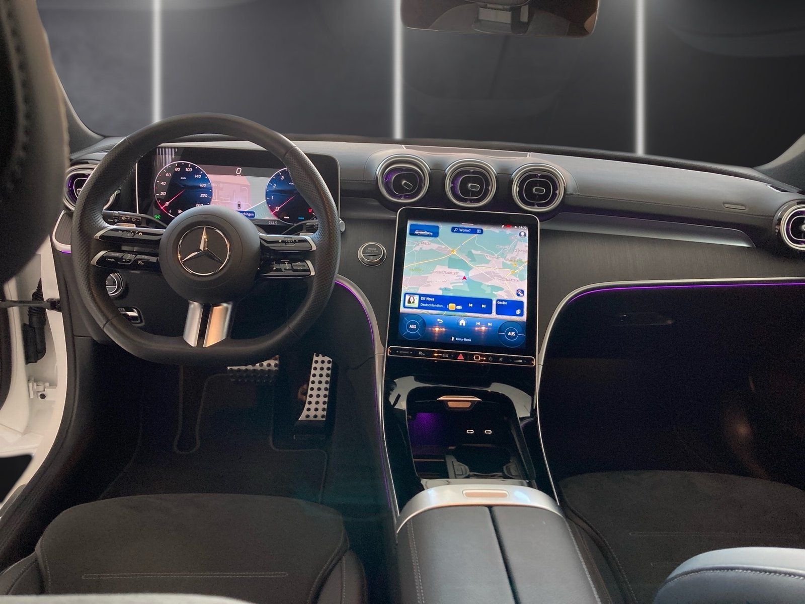 Fahrzeugabbildung Mercedes-Benz C 200 T AMG*Night*AHK*DIGITAL*Memory*Totwink*Kam