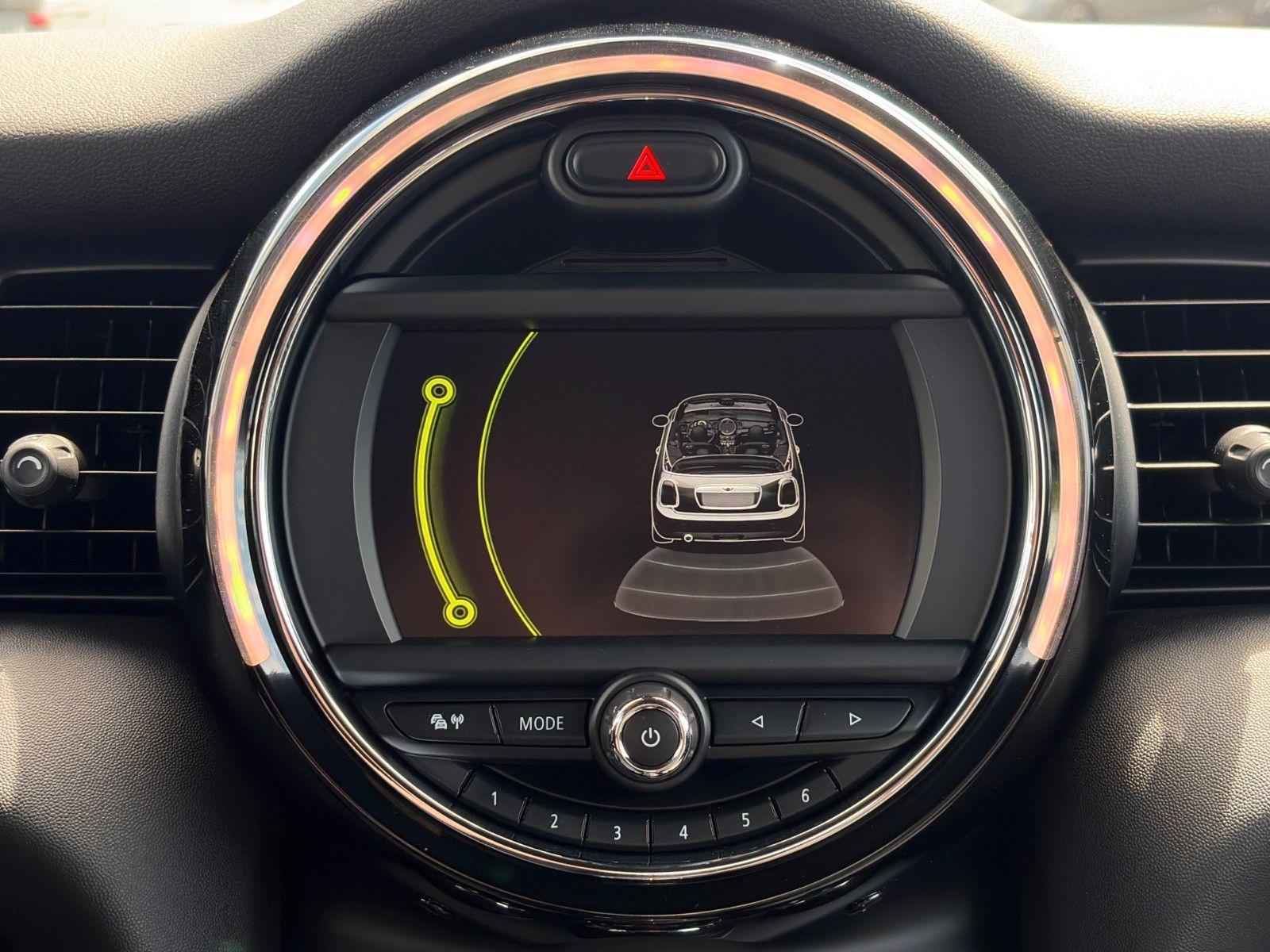 Fahrzeugabbildung MINI Cooper Cabrio Chili Tempomat LED PDC BT SHZ