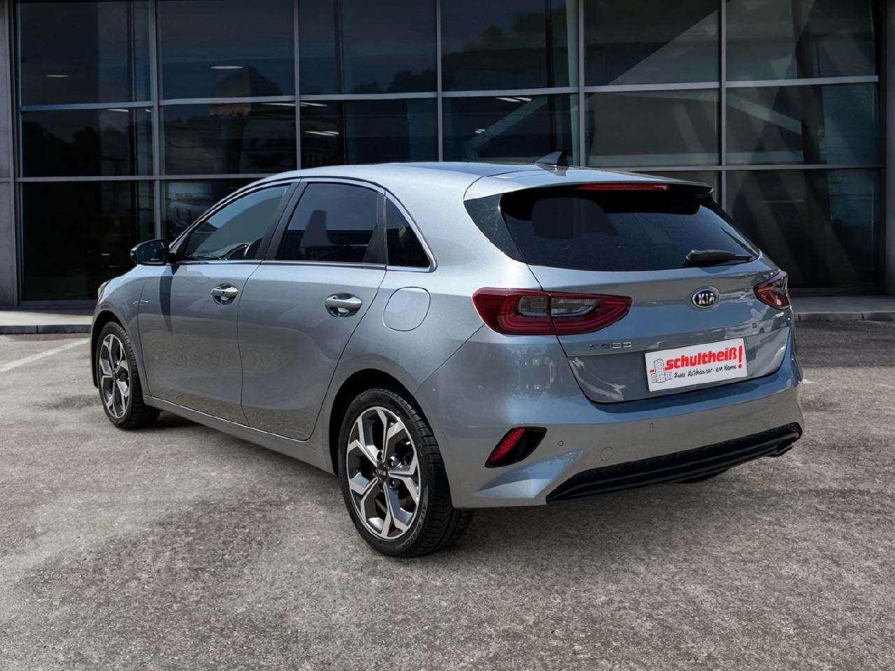 Fahrzeugabbildung Kia Ceed Platinum Edition