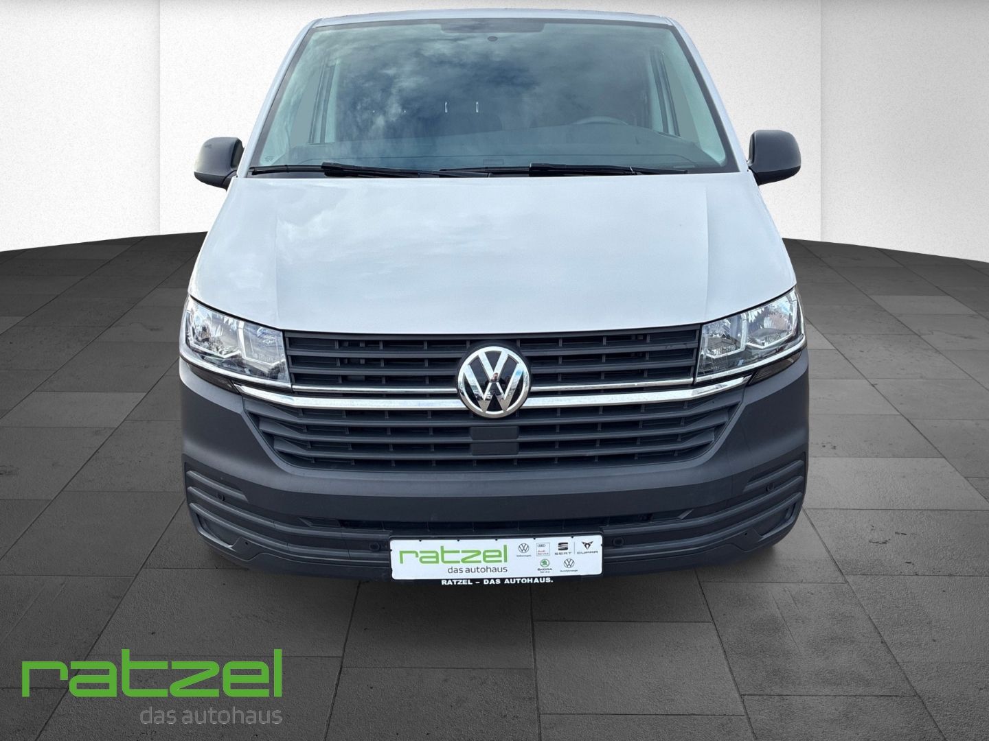 Fahrzeugabbildung Volkswagen T6.1 Kasten KR 2.0 TDI DAB Parklenkass. Notbrems